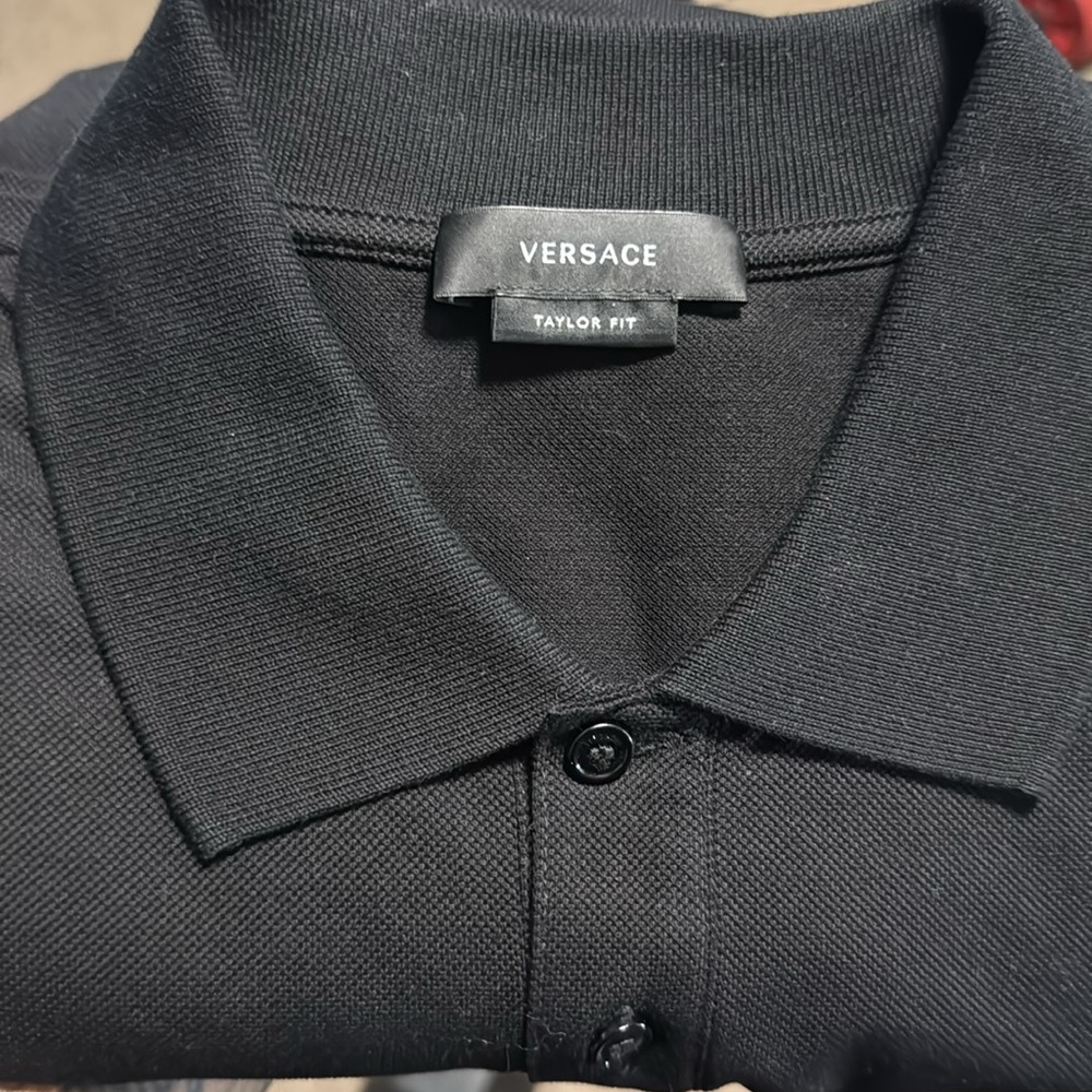 Versace Black Garment with Iconic Medusa Label - Picture 6 of 6